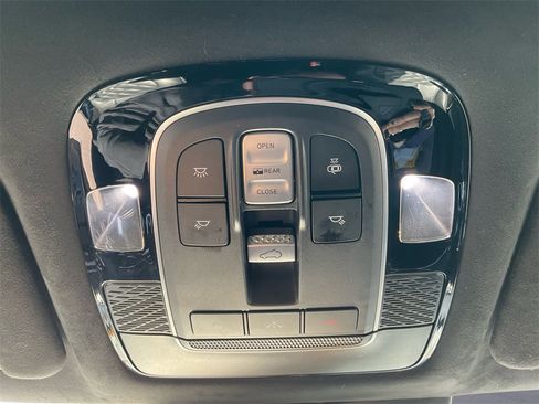 Used 2020 Hyundai Palisade Limited image 11