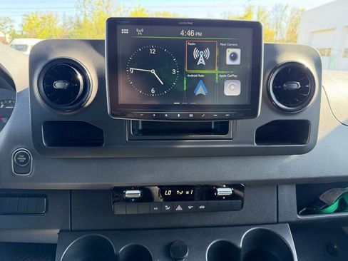 Used 2022 Mercedes-Benz Sprinter 2500 image 18