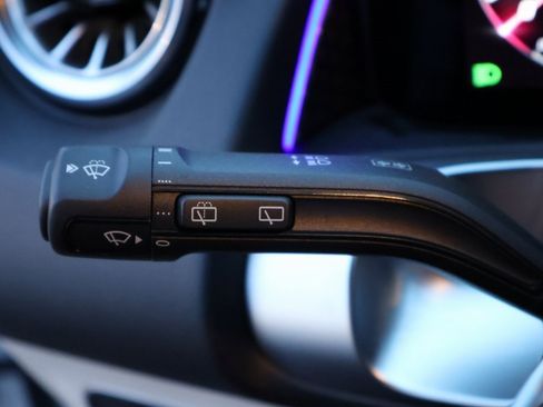 New 2025 Mercedes-Benz GLB 250 4MATIC image 34