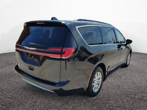 Used 2022 Chrysler Pacifica Touring-L FWD image 7