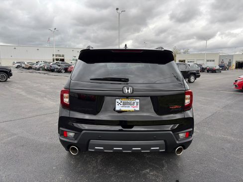 Used 2023 Honda Passport TrailSport image 7
