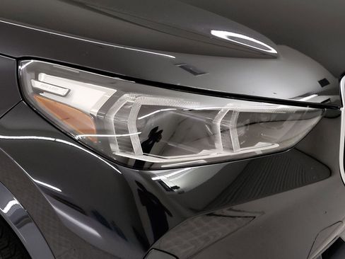 New 2025 BMW X1 xDrive28i w/ Convenience Package image 3