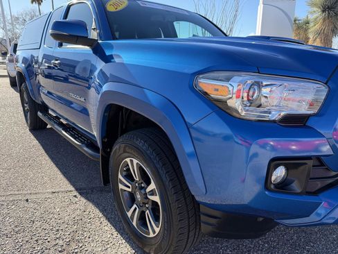 Used 2016 Toyota Tacoma TRD Sport image 15