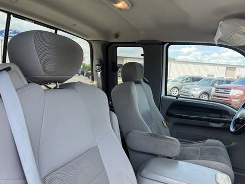 Used 2005 Ford F350 XL image 2