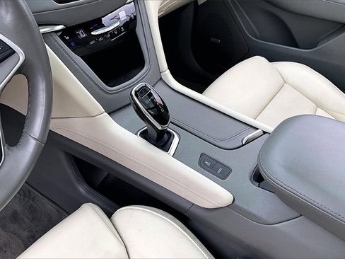 Used 2017 Cadillac XT5 Premium Luxury image 14
