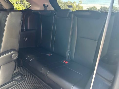 Used 2023 Toyota Highlander XLE FWD image 14