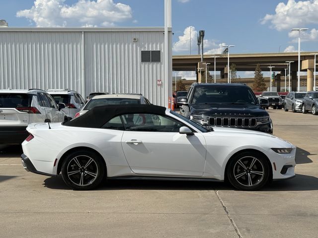 Used 2025 Ford Mustang Premium RWD image 3