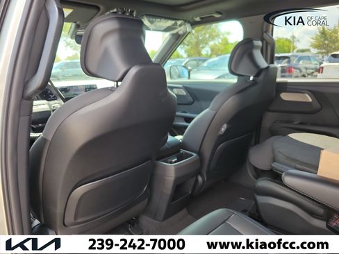 New 2027 Kia Telluride S w/ Towing Package FWD image 13