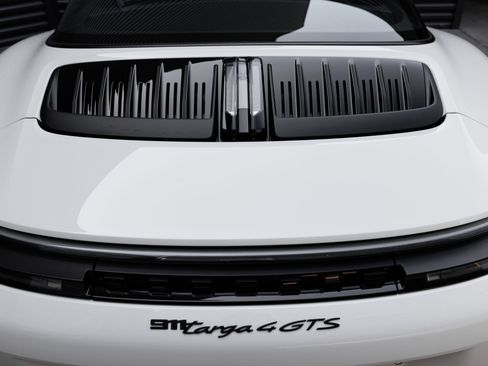 Certified 2026 Porsche 911 Targa 4 GTS AWD/4WD image 32