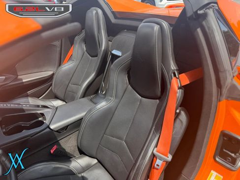 Used 2022 Chevrolet Corvette Stingray Convertible w/ Z51 Performance Package RWD image 16