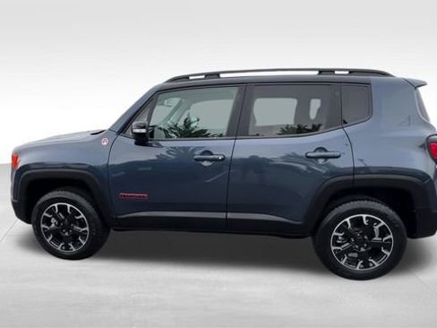 Used 2023 Jeep Renegade Trailhawk w/ Sun/Sound Group AWD/4WD image 3