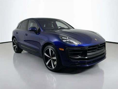 Certified 2025 Porsche Macan GTS AWD/4WD image 9