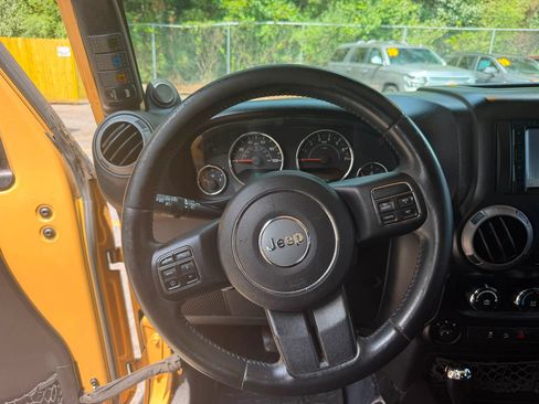 Used 2013 Jeep Wrangler Unlimited Sport AWD/4WD image 11