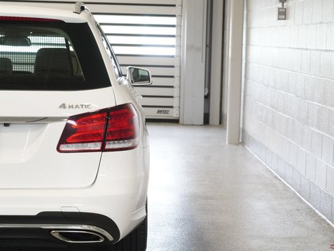 Used 2015 Mercedes-Benz E 350 4MATIC Wagon image 10