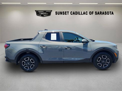 Used 2023 Hyundai Santa Cruz SEL AWD/4WD image 3