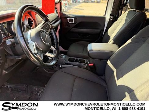 Used 2020 Jeep Wrangler Unlimited Sahara image 9