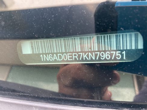 Used 2019 Nissan Frontier SV RWD image 11