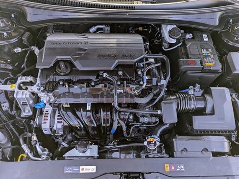 Certified 2025 Hyundai Elantra Sport FWD image 21