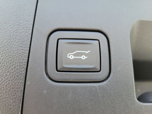 Used 2024 Cadillac XT4 Premium Luxury AWD/4WD image 11