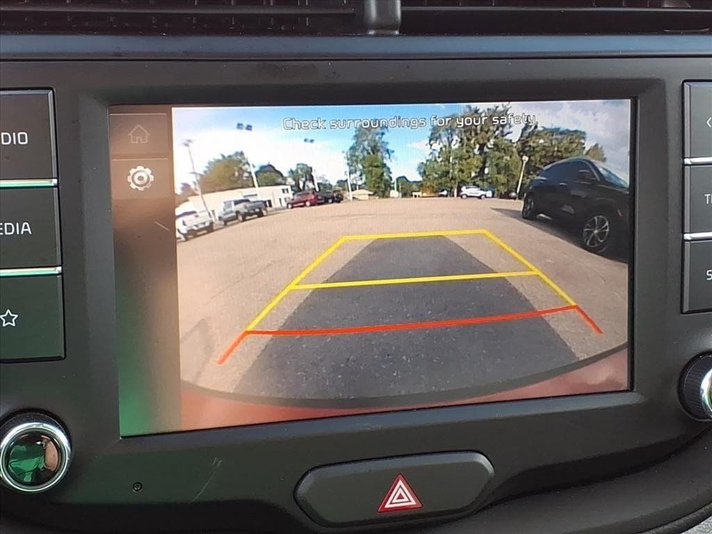Used 2025 Kia Soul LX w/ LX Technology Package FWD image 28