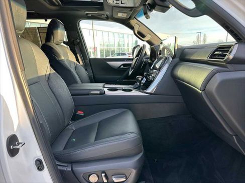 Used 2024 Lexus LX 600 F Sport image 10