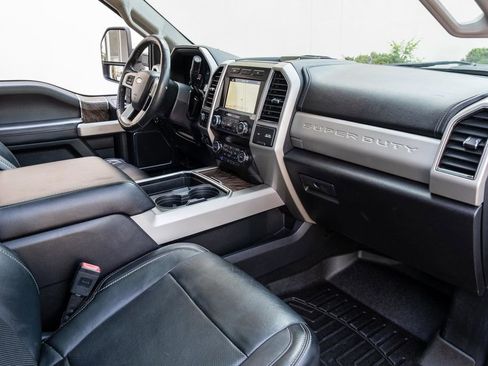 Used 2019 Ford F250 Lariat w/ Lariat Ultimate Package AWD/4WD image 30