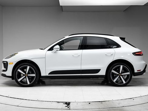 Certified 2026 Porsche Macan AWD/4WD image 2