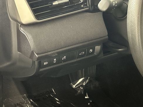 Used 2025 Toyota Camry LE FWD image 13