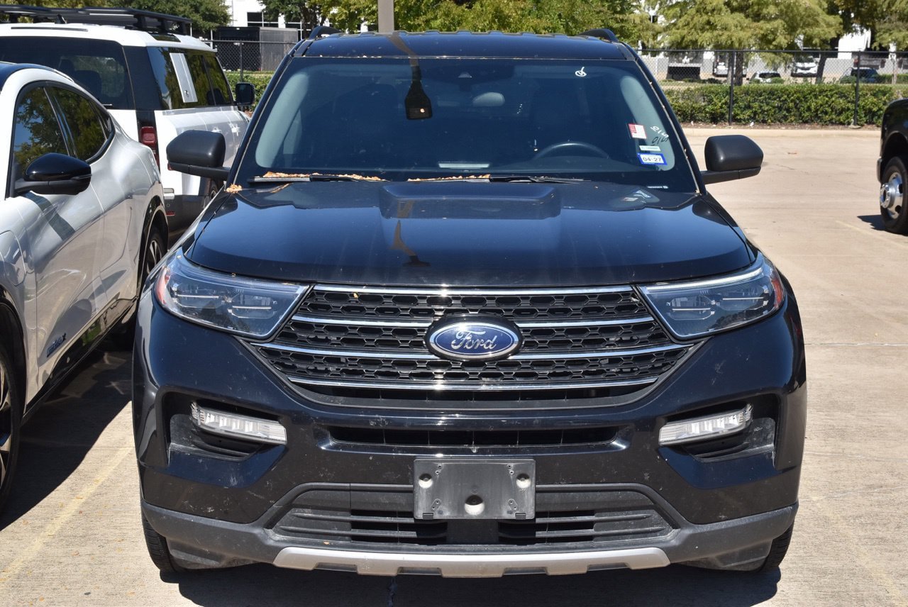 Used 2023 Ford Explorer XLT w/ Equipment Group 202A RWD image 3
