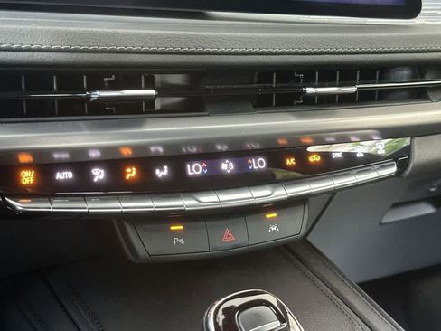 Used 2025 Cadillac XT4 Premium Luxury image 20