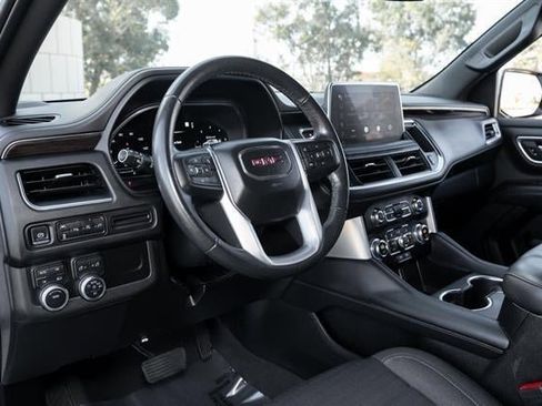 Used 2022 GMC Yukon XL SLE w/ Gmc Pro Safety Plus Package image 20