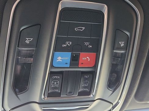 Used 2025 Jeep Grand Cherokee L Altitude AWD/4WD image 20