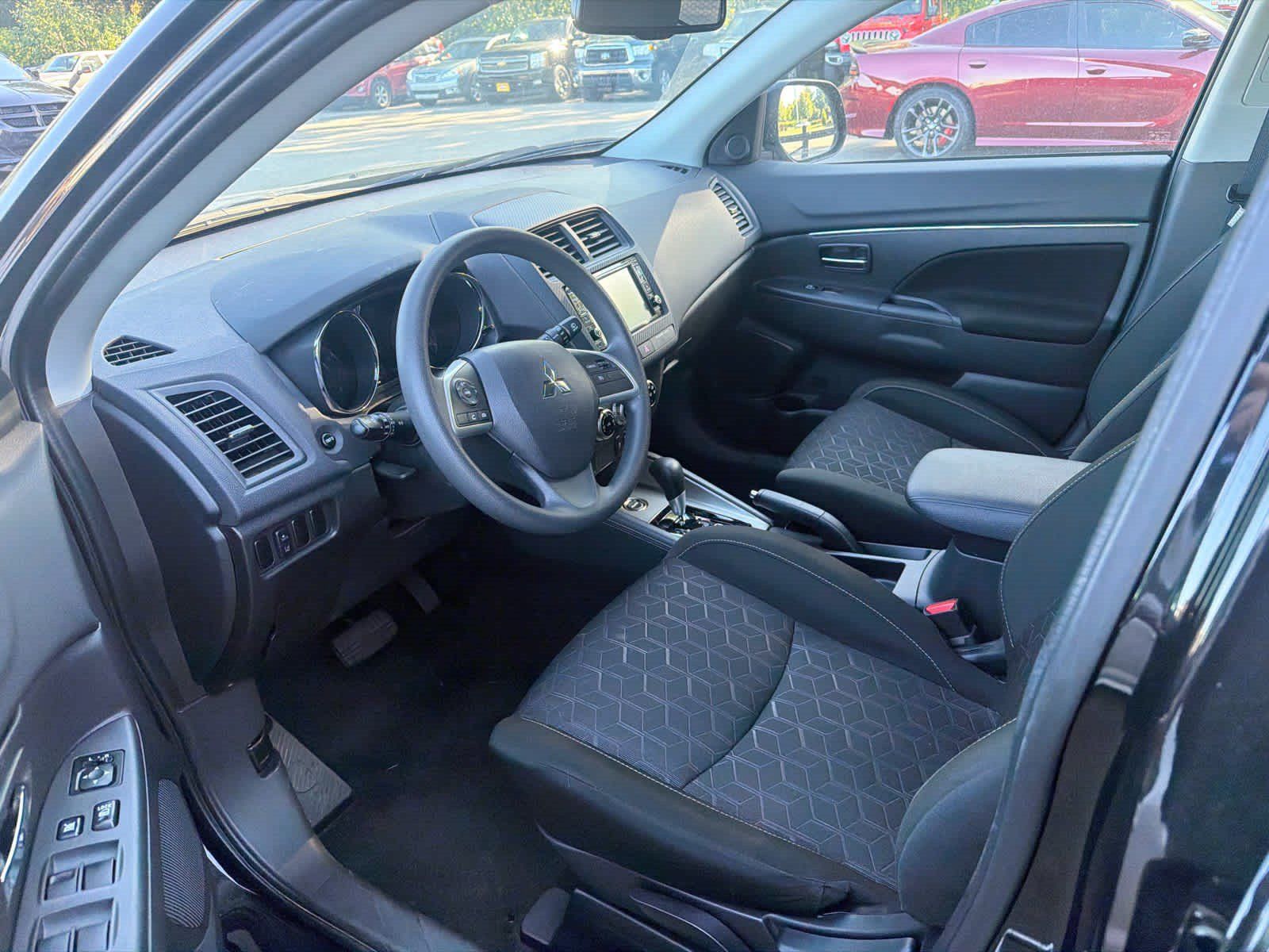 Used 2025 Mitsubishi Outlander Sport ES AWD/4WD image 7