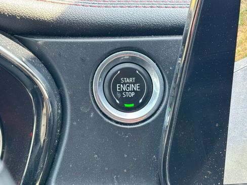 Used 2023 Chevrolet Blazer RS w/ Driver Confidence II Package image 8