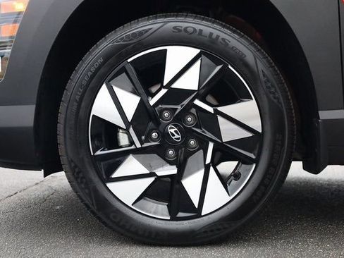 Used 2025 Hyundai Kona SEL image 8