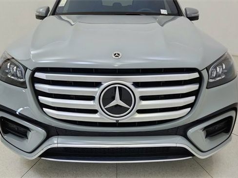 Used 2024 Mercedes-Benz GLS 450 4MATIC image 8