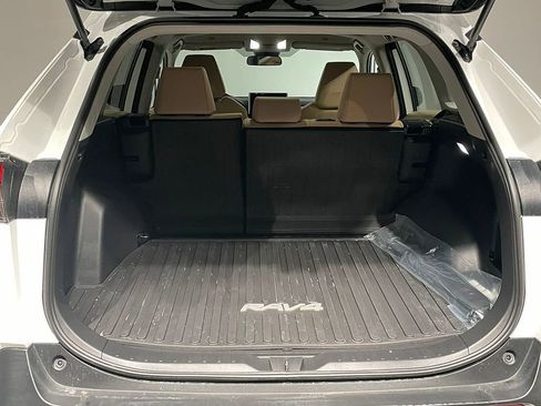 Used 2025 Toyota RAV4 LE image 5
