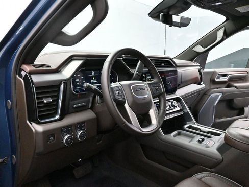 Used 2024 GMC Sierra 2500 Denali w/ Denali Reserve Package AWD/4WD image 13