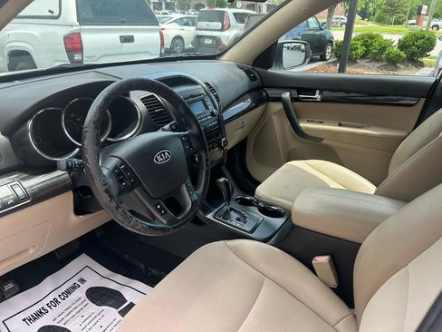 Used 2011 Kia Sorento EX FWD image 10