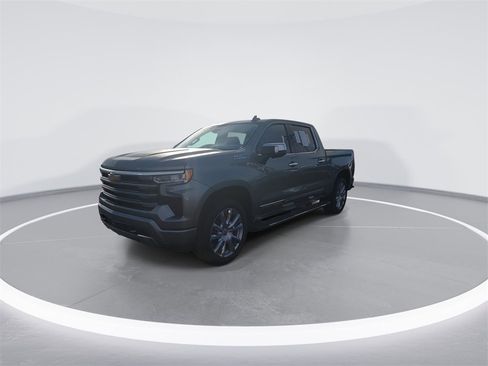Used 2024 Chevrolet Silverado 1500 High Country w/ High Country Premium Package image 4