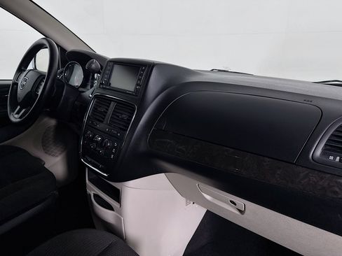 Used 2017 Dodge Grand Caravan SE w/ Power Window Group FWD image 28