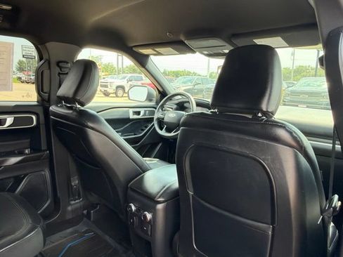 Used 2020 Ford Explorer XLT w/ Equipment Group 202A AWD/4WD image 46