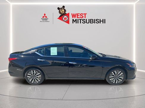 Used 2024 Nissan Altima 2.5 SV FWD image 6