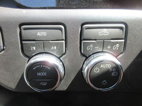 New 2026 GMC Sierra 1500 SLE w/ Max Trailering Package AWD/4WD image 17