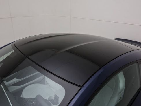 Used 2025 Aston Martin V8 Vantage Coupe image 27