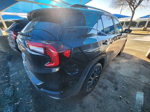 Certified 2023 GMC Terrain SLE w/ Driver Convenience Package image 4