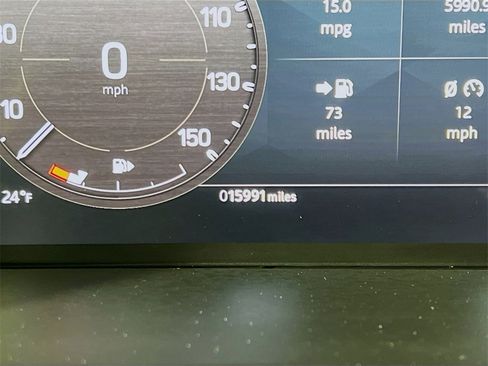 Used 2023 Land Rover Defender 110 X-Dynamic SE image 12