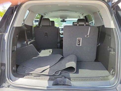 Used 2023 GMC Acadia SLT FWD image 6