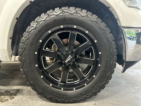 Used 2017 RAM 1500 Laramie w/ Convenience Group AWD/4WD image 15