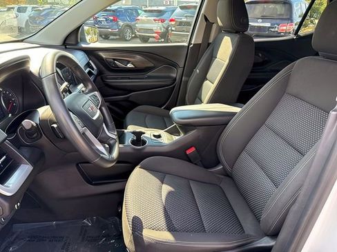 Used 2024 GMC Terrain SLE image 19